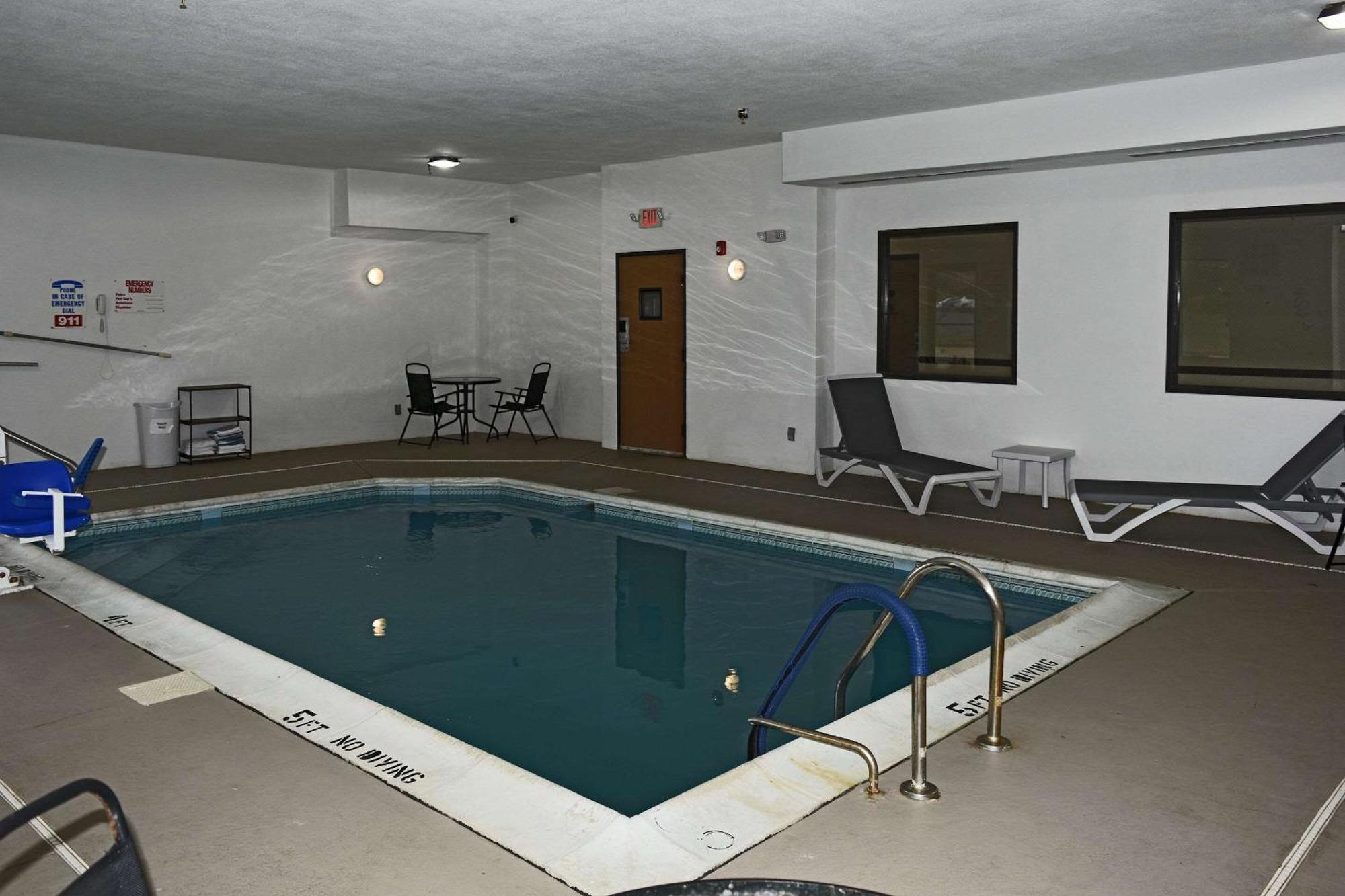 Quality Inn & Suites Brooks Louisville South Exteriér fotografie